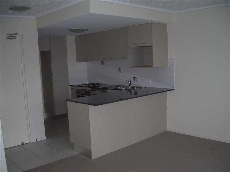 38/4 Grand Parade, Kawana Island QLD 4575