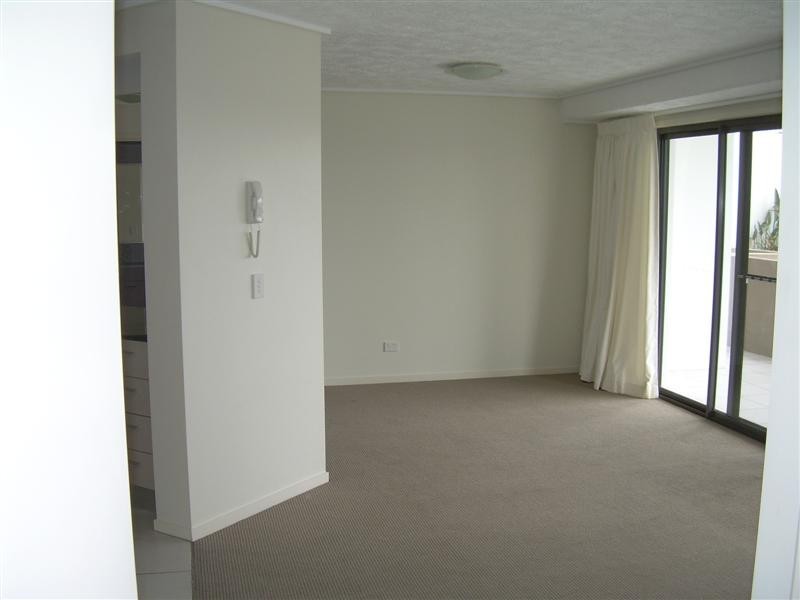 17/4 Grand Parade, Kawana Island QLD 4575
