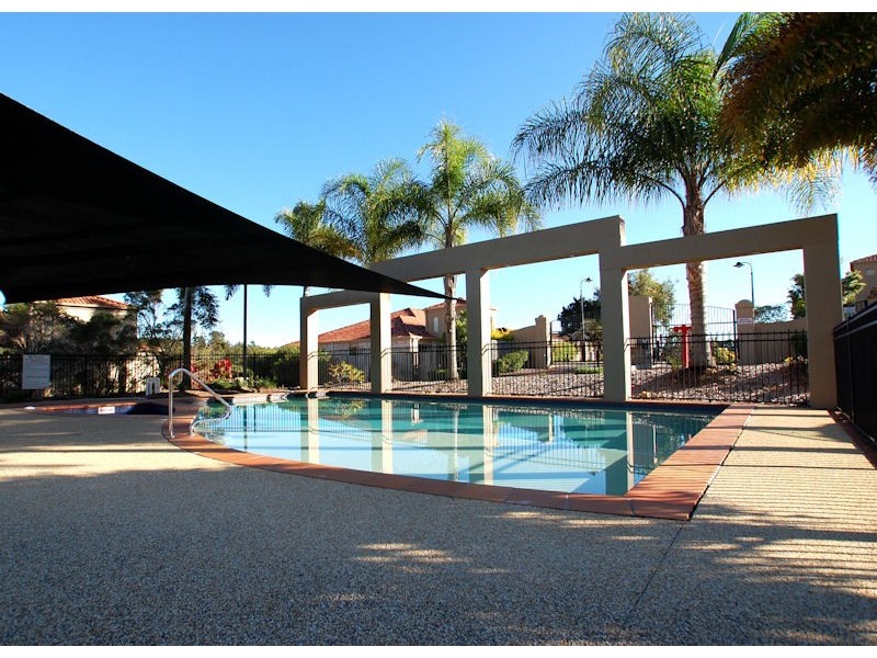 33/24 Amsonia Court,, Arundel QLD 4214