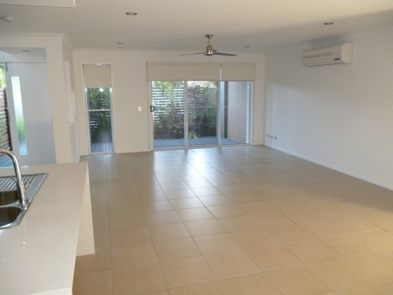 110 Tours Way, Burleigh Waters QLD 4220