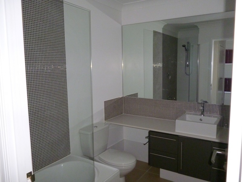 110 Tours Way, Burleigh Waters QLD 4220