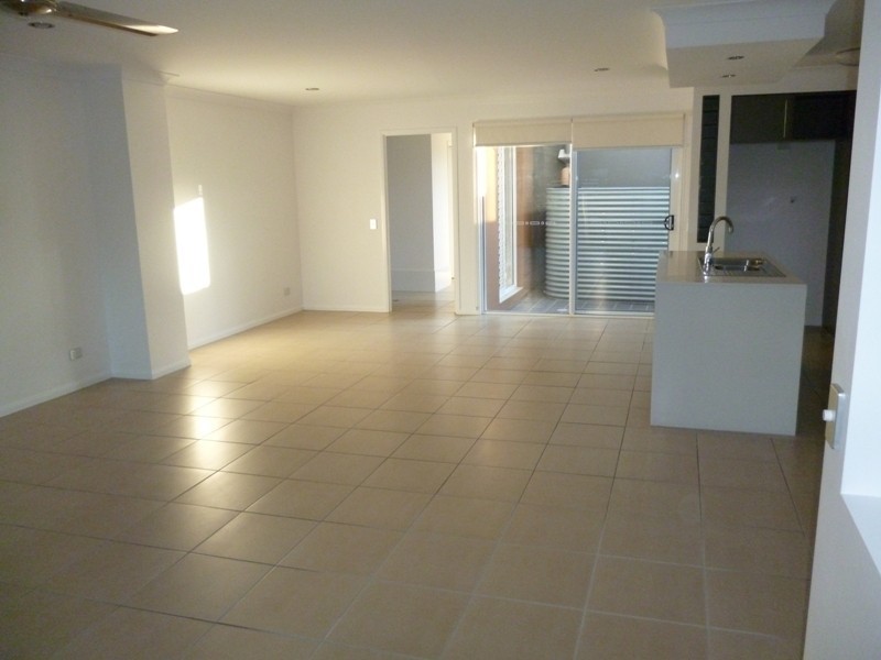 110 Tours Way, Burleigh Waters QLD 4220