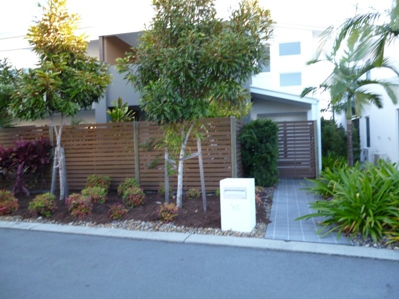 110 Tours Way, Burleigh Waters QLD 4220