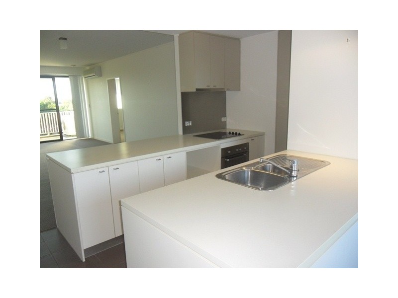 303/25 Dix Street, Redcliffe QLD 4020