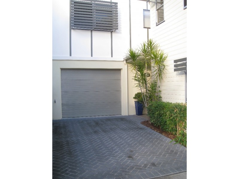 8/35 Rutland St, Coorparoo QLD 4151