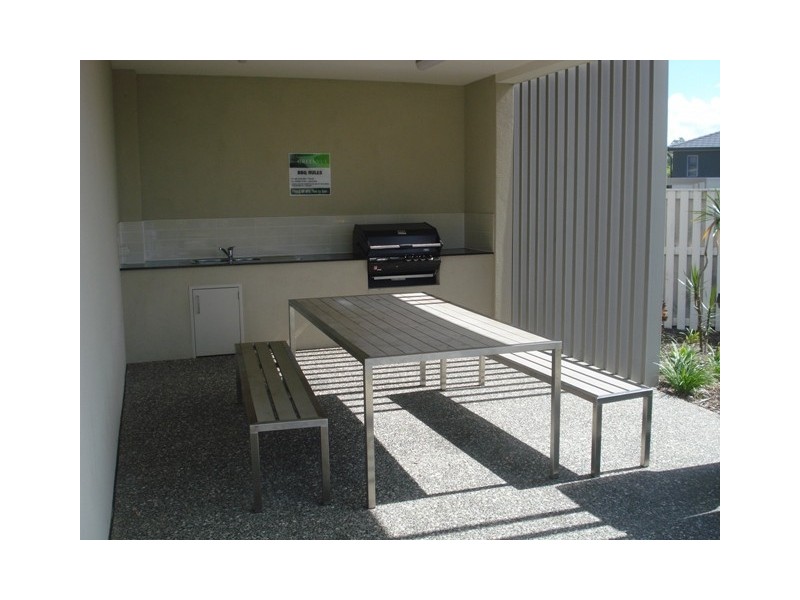 43/1 Belongil Street, Pacific Pines QLD 4211