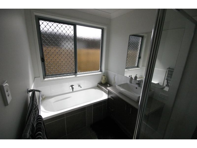 80/19 Santa Barbara Road, Hope Island QLD 4212