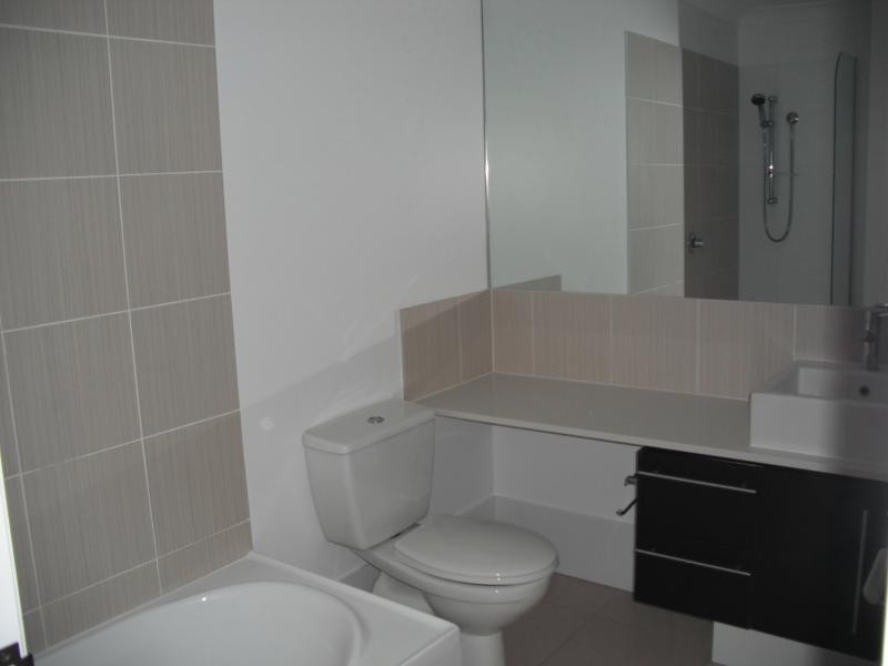 100/110 Tours Way, Burleigh Waters QLD 4220