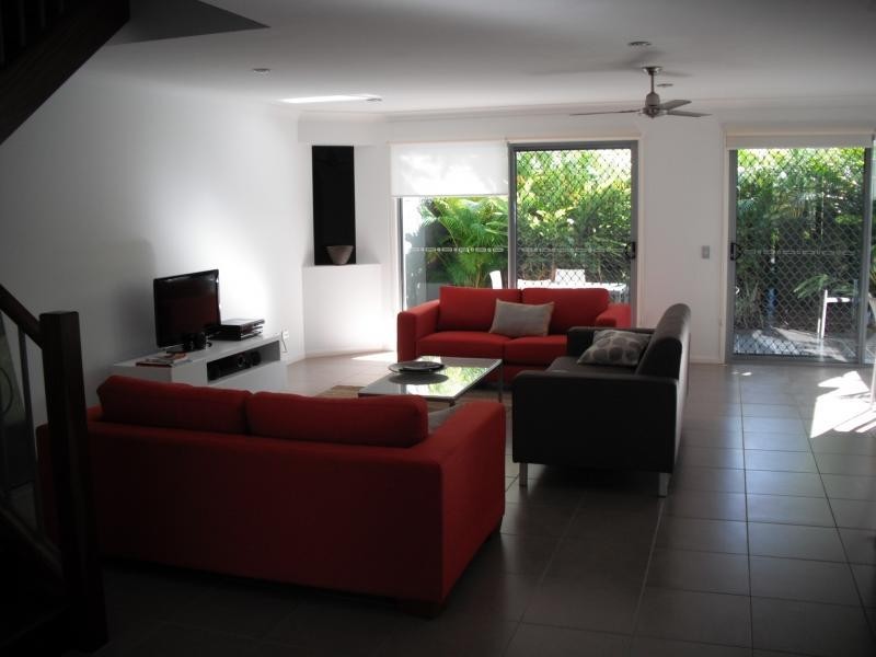 110 Tours Way, Burleigh Waters QLD 4220