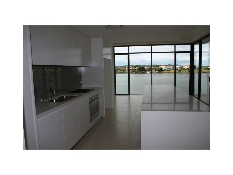 9 Moores Cres, Varsity Lakes QLD 4227