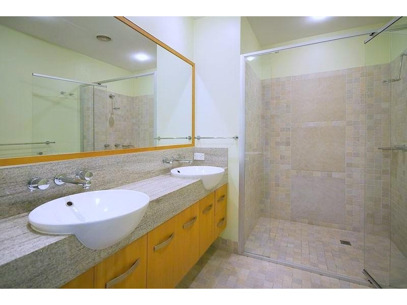 13 Nicklin Way, Minyama QLD 4575