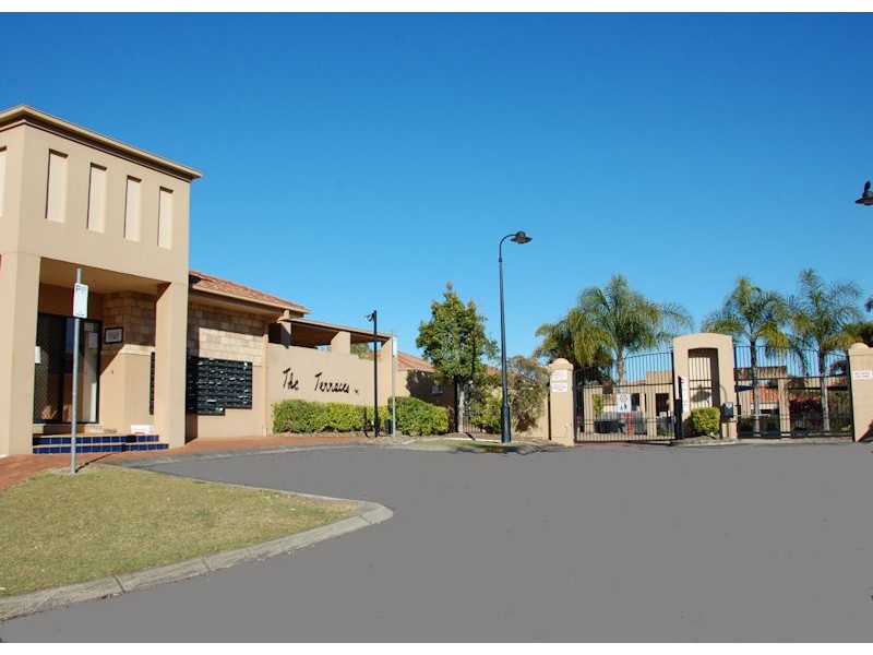 69/24 Amsonia Court,, Arundel QLD 4214