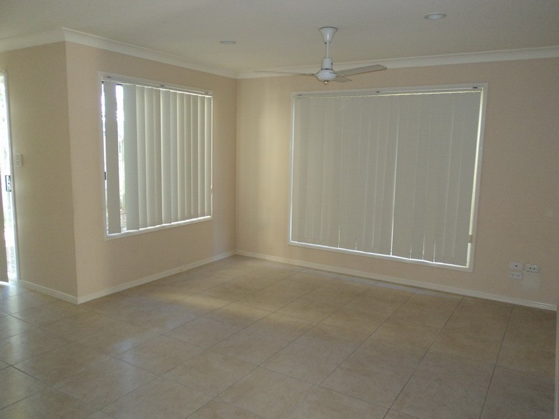 20 Tracey Cres, Varsity Lakes QLD 4227