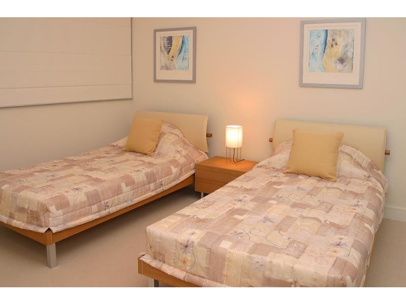 11 Nicklin Way, Minyama QLD 4575