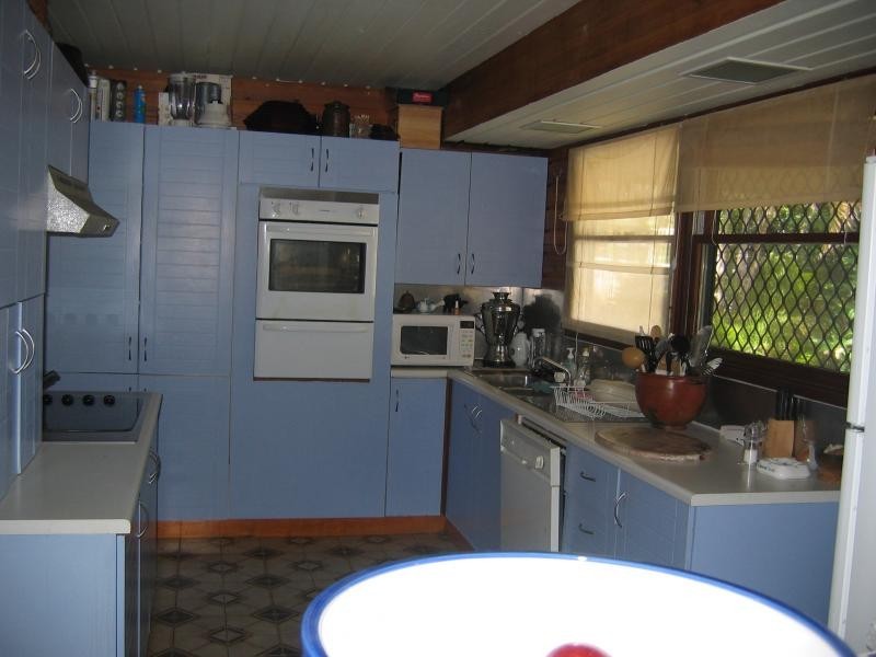 14 De Havilland Ave, Benowa QLD 4217