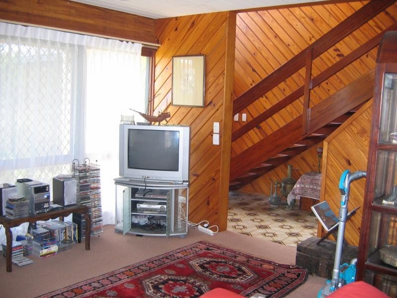 14 De Havilland Ave, Benowa QLD 4217