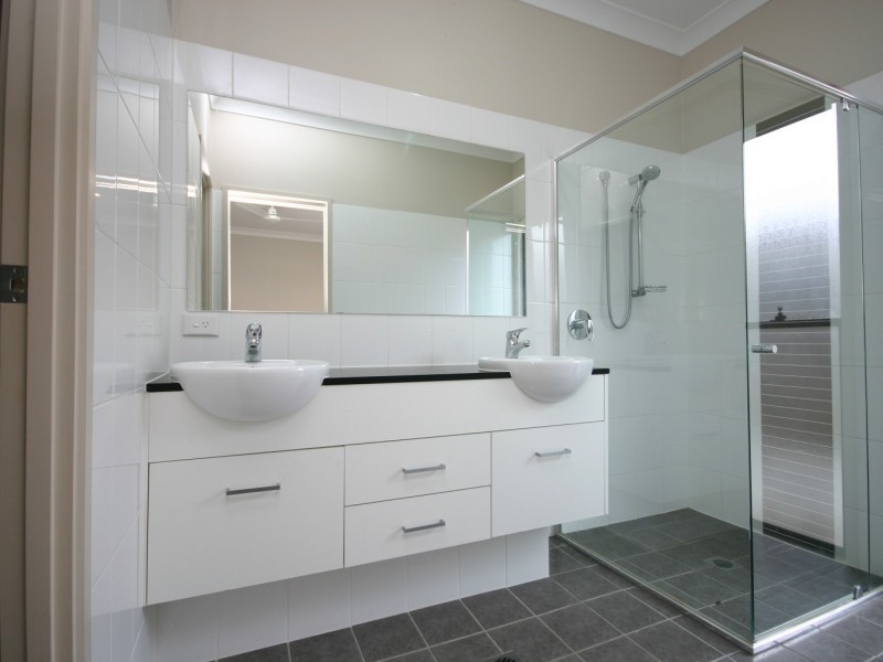 101/19 Santa Barbara Road, Hope Island QLD 4212