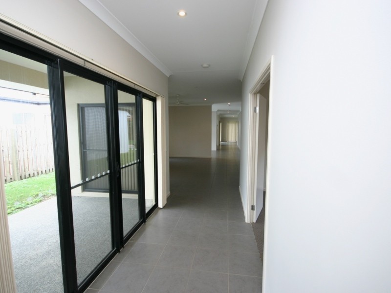 101/19 Santa Barbara Road, Hope Island QLD 4212