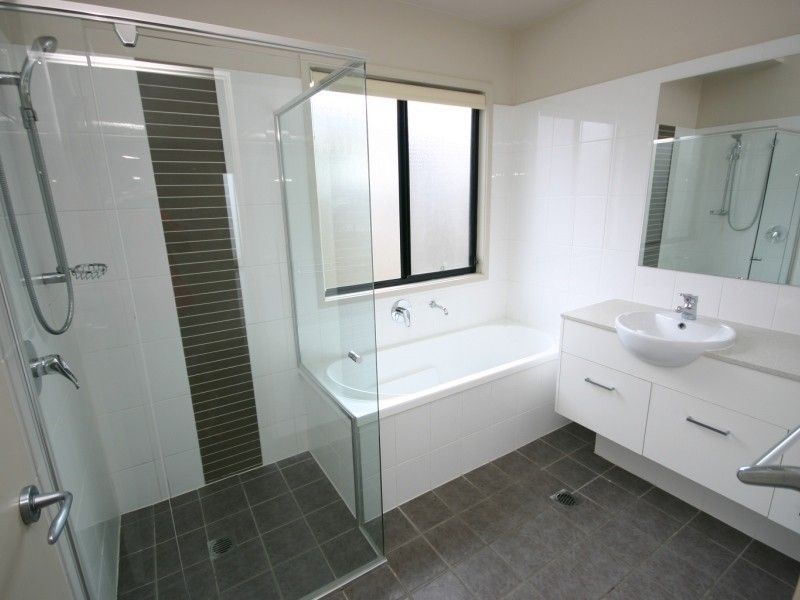 101/19 Santa Barbara Road, Hope Island QLD 4212