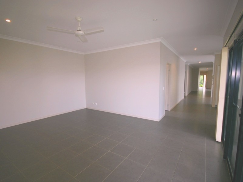 101/19 Santa Barbara Road, Hope Island QLD 4212