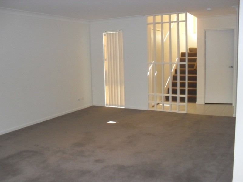 36/1 Belongil Street, Pacific Pines QLD 4211