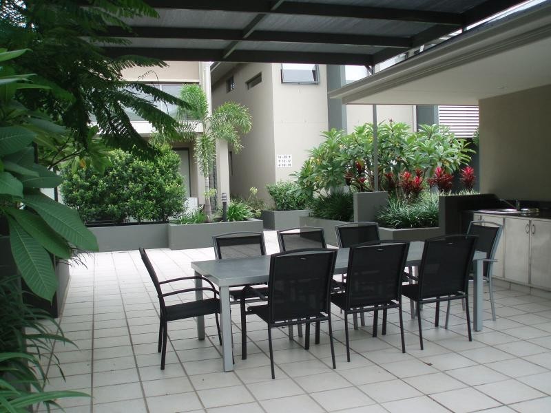 17/45 Bundall Rd, Surfers Paradise QLD 4217