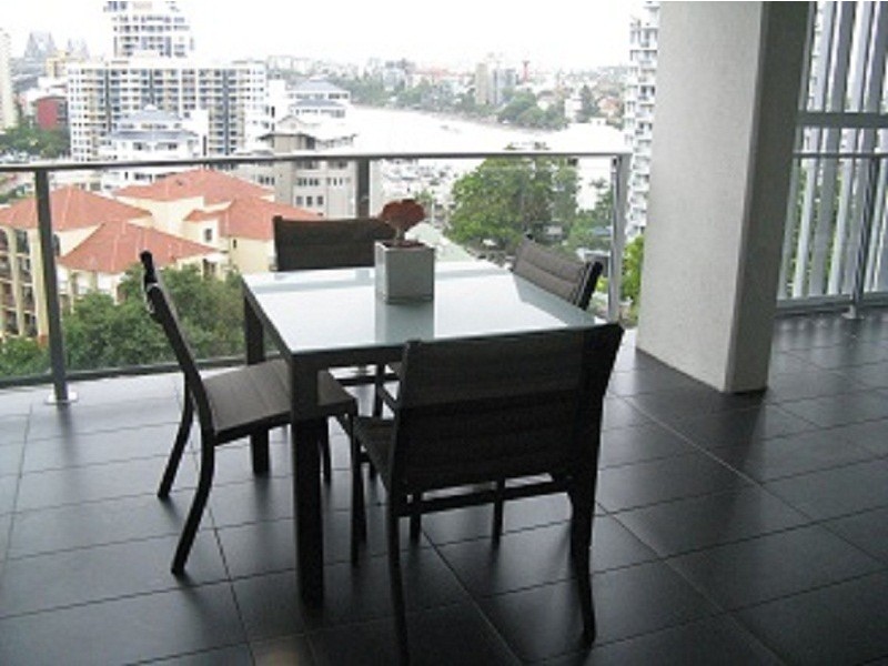 33/89 Lambert St, Kangaroo Point QLD 4169