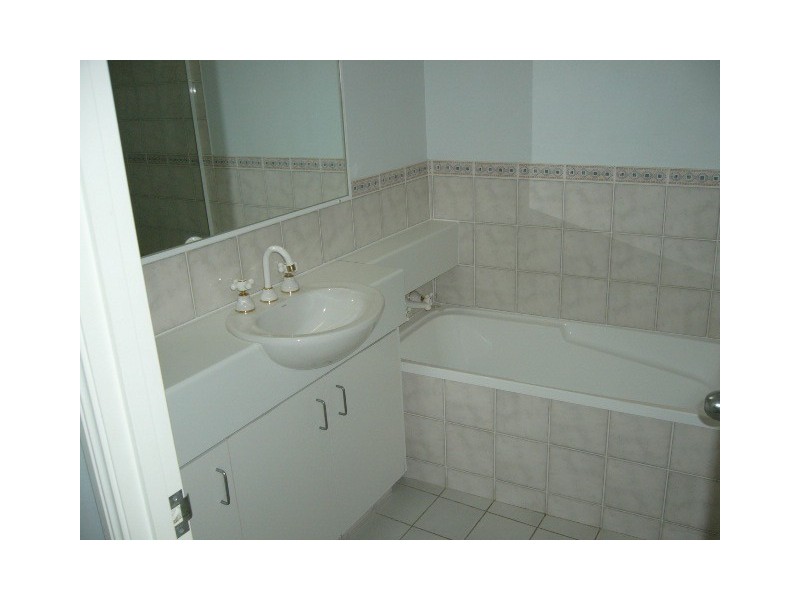 18/18 Tallebudgeraba Creek Rd,, Burleigh Heads QLD 4220