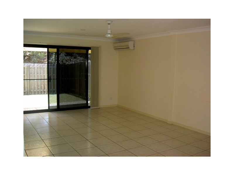 15/1 Hervey St, Pacific Pines QLD 4211