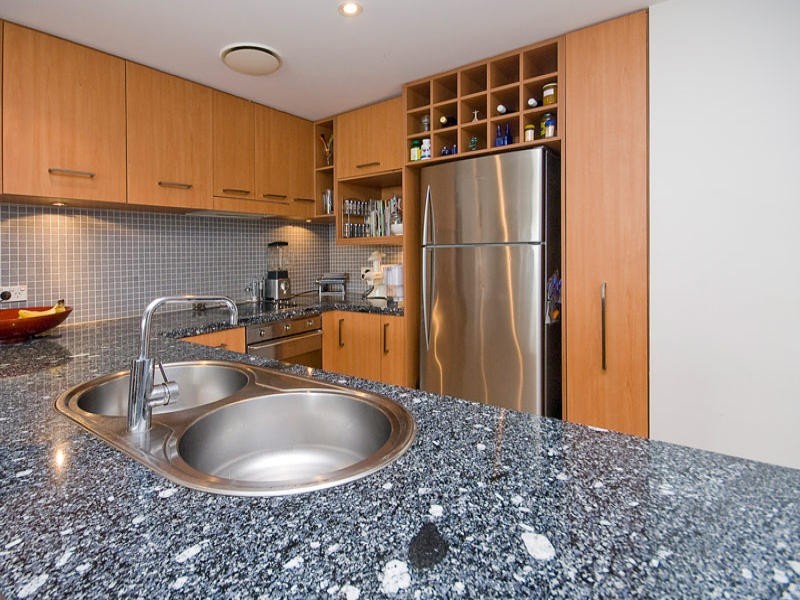 13 Nicklin Way, Minyama QLD 4575