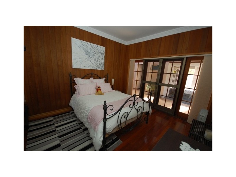 Broadbeach Waters QLD 4218