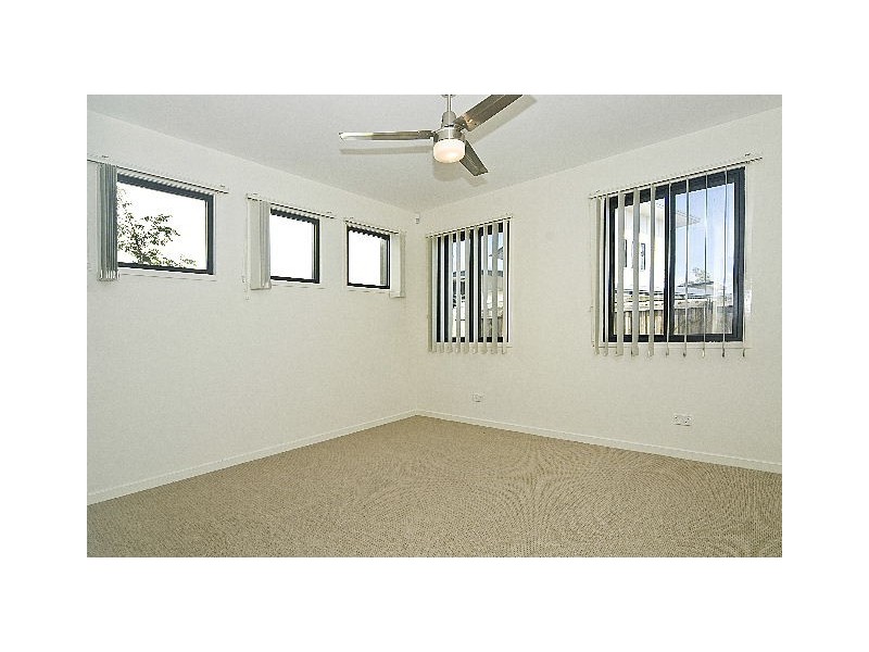 2/8 Stephanie Close, Mudjimba QLD 4564