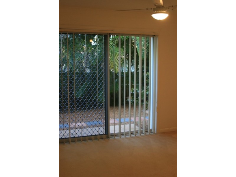 21/100 Cotlew St East, Southport QLD 4215