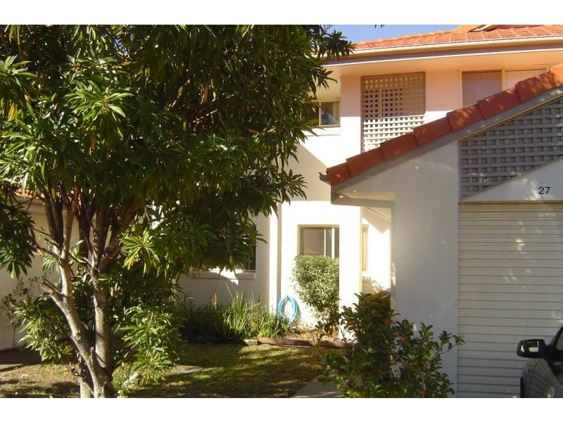 27/3 Arundel Drive,, Arundel QLD 4214
