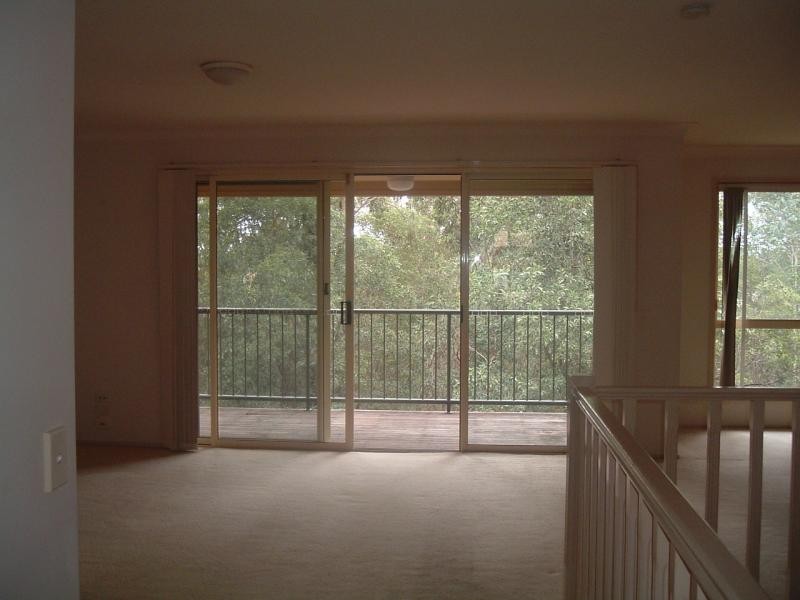 31 Simpsons Rd, Elanora QLD 4221