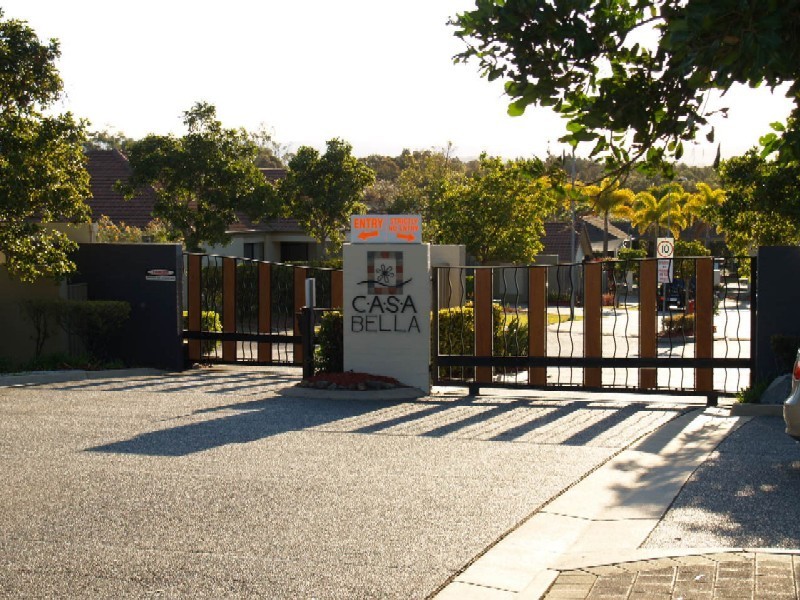 590 Pine Ridge Rd, Coombabah QLD 4216