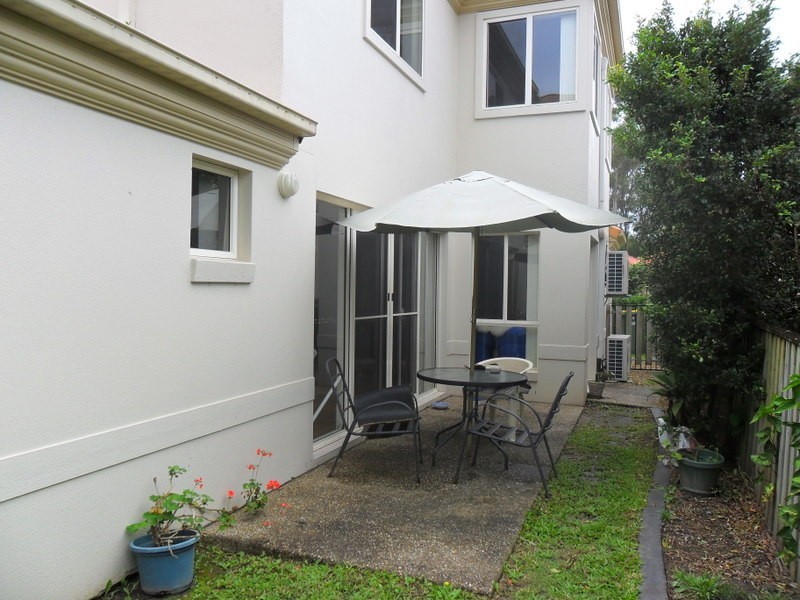 30/31 Langport Parade, Mudgeeraba QLD 4213