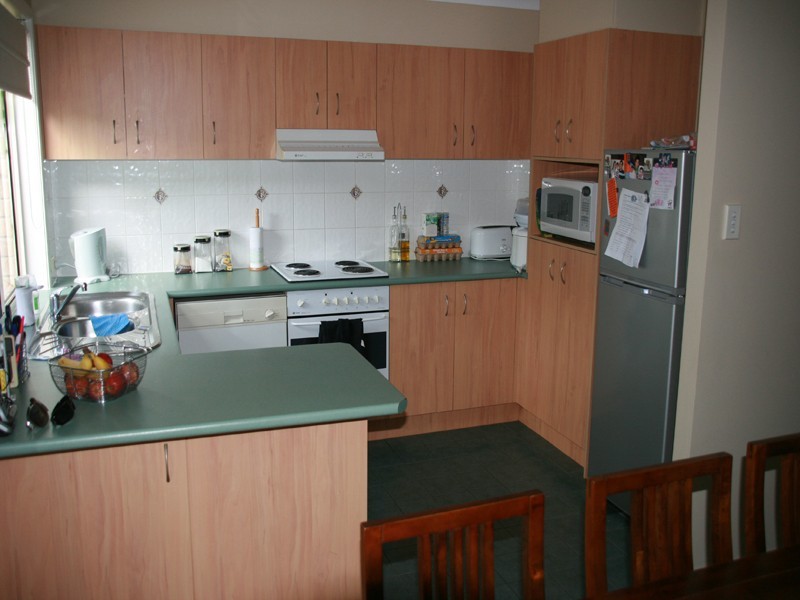 2/27 Camille Crescent, Wynnum West QLD 4178