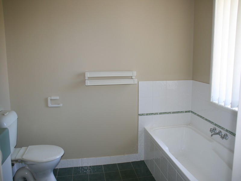 2/27 Camille Crescent, Wynnum West QLD 4178