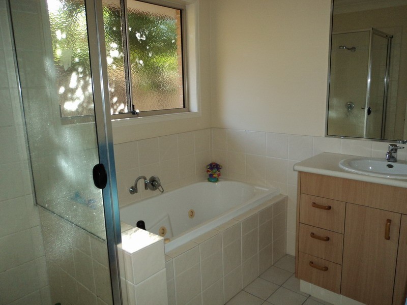 55 Yodelay Street, Varsity Lakes QLD 4227