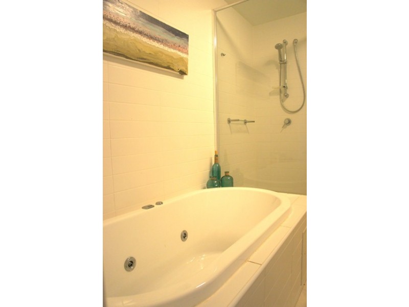 002/2 Creek Street, Coolangatta QLD 4225