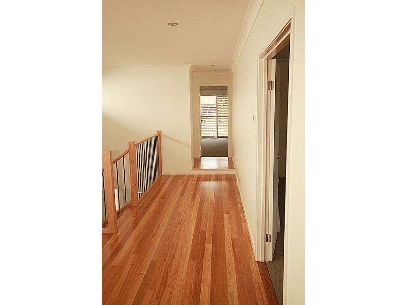 99 Ninth Aveune, St Lucia QLD 4067