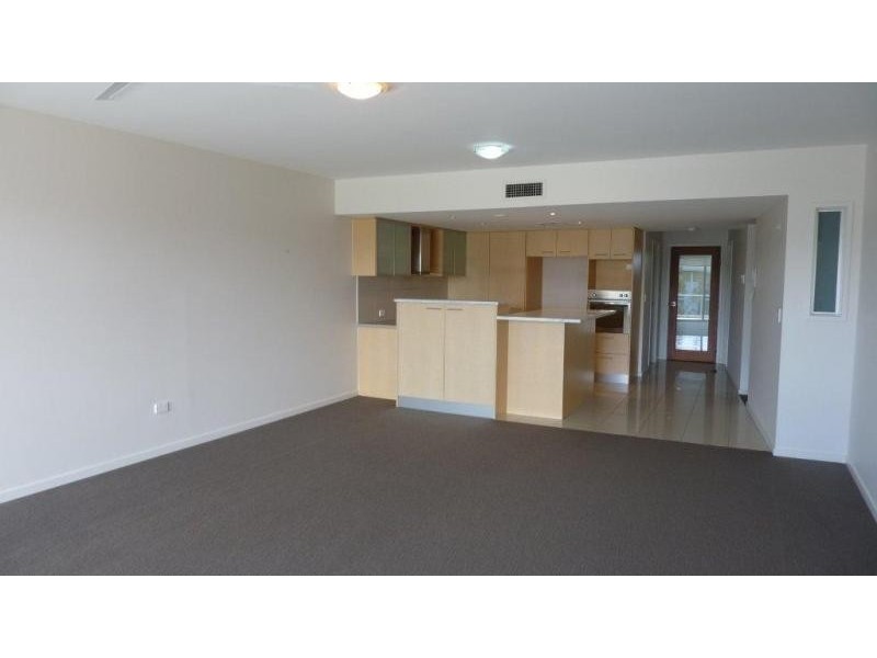 51 Grand Parade, Kawana Island QLD 4575