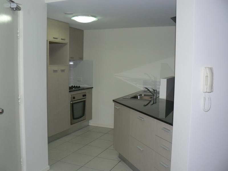 5/4 Grand Parade, Kawana Island QLD 4575