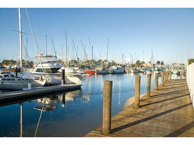 13 Nicklin Way, Minyama QLD 4575