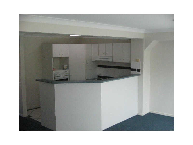 18 Discovery Drive, Helensvale QLD 4212