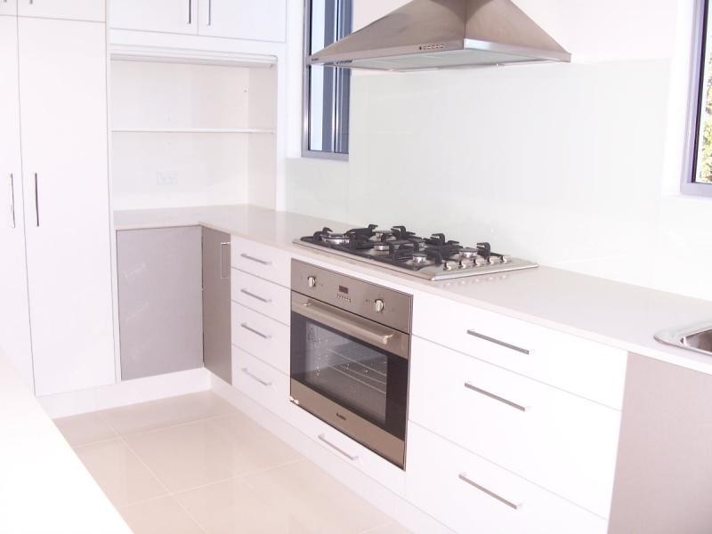 10 Tallebudgera Drive, Palm Beach QLD 4221