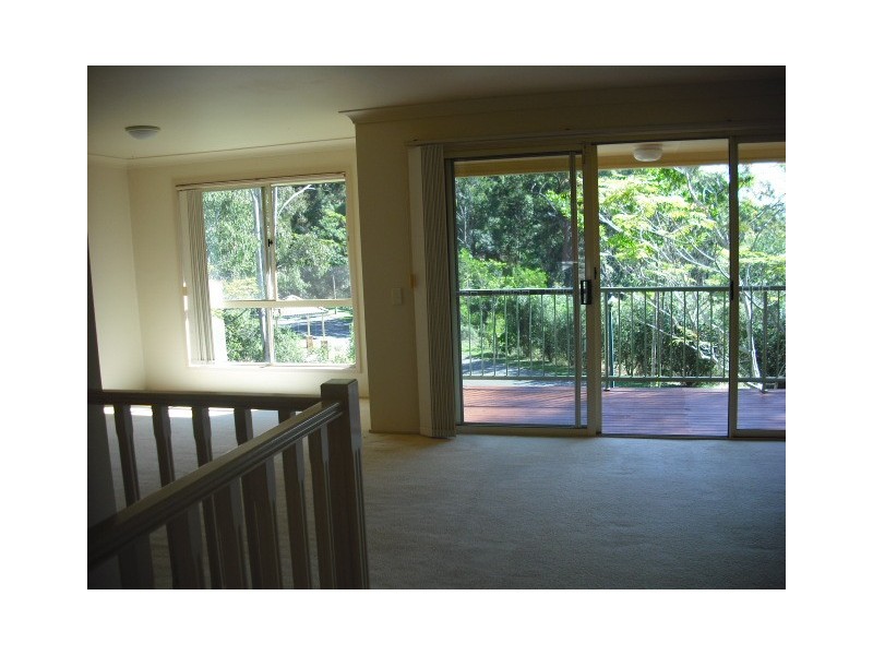 31 Simpsons Rd, Elanora QLD 4221