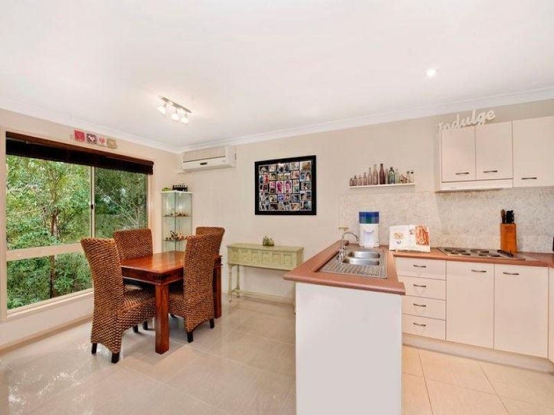 31 Simpsons Rd, Elanora QLD 4221