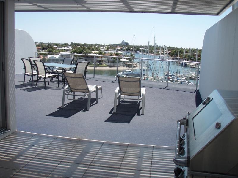 13 Nicklin Way, Minyama QLD 4575